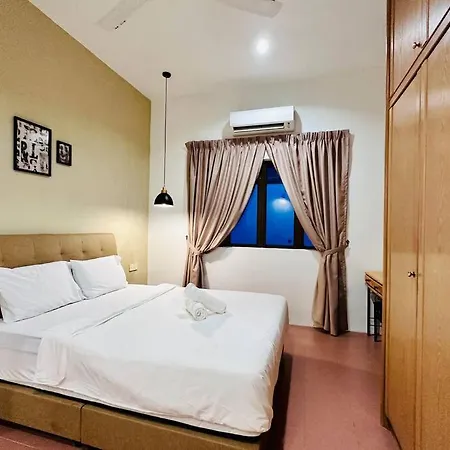 Beachside Antique Villa@14 Pax George Town Exterior photo