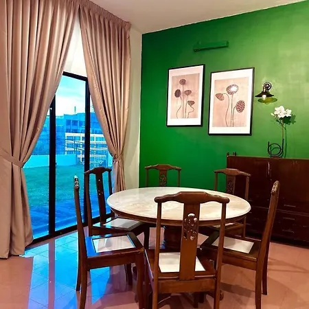 Beachside Antique Villa@14 Pax George Town Exterior photo
