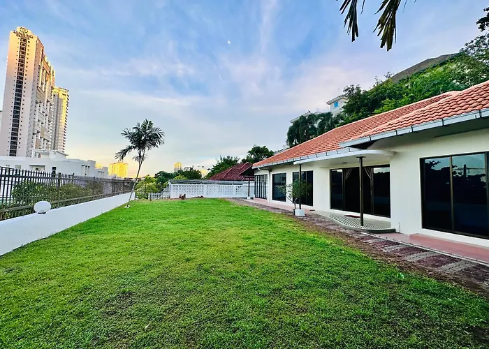 Beachside Antique Villa@14 Pax