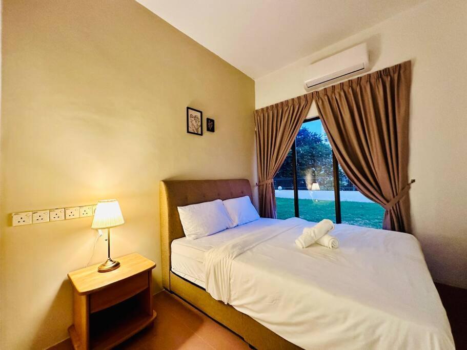 Beachside Antique Villa@14 Pax Holiday home *
