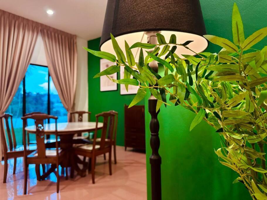 Beachside Antique Villa@14 Pax Holiday home