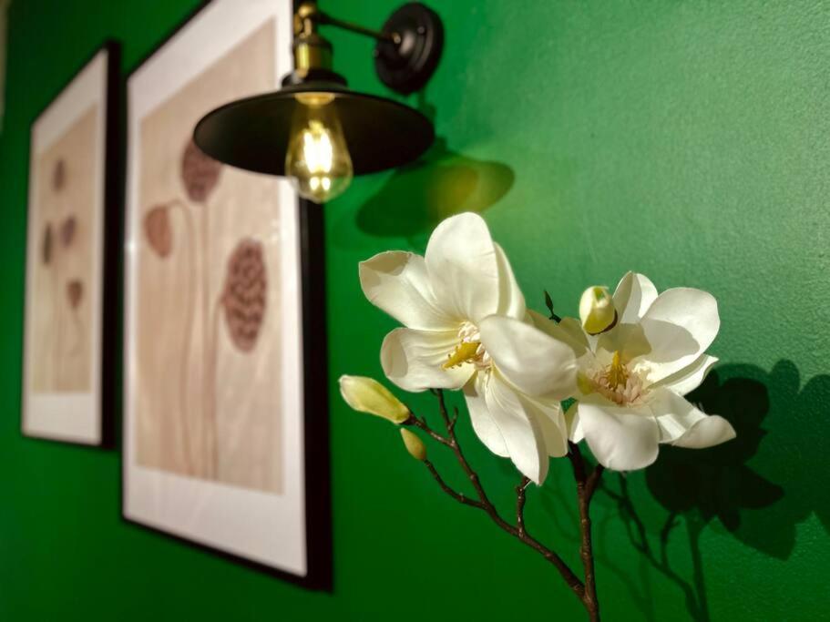 Beachside Antique Villa@14 Pax George Town