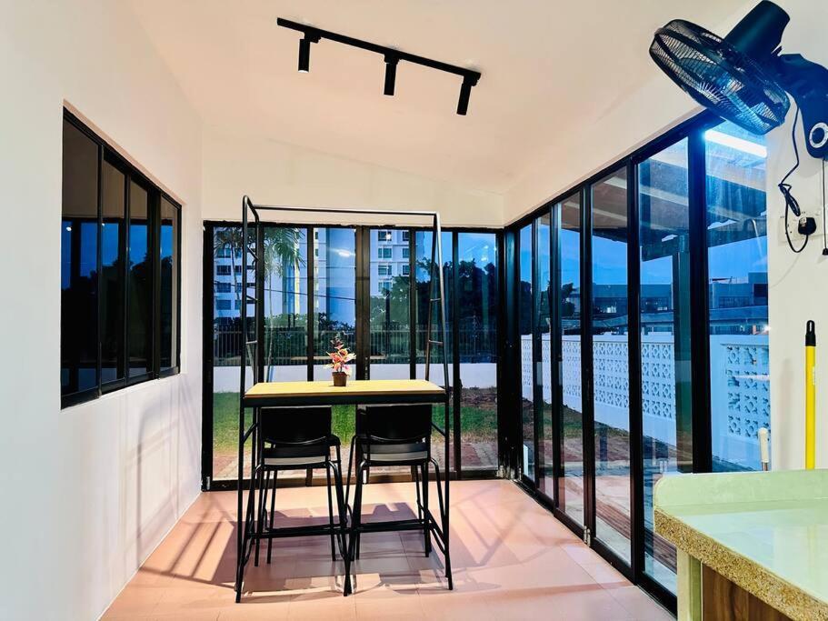Beachside Antique Villa@14 Pax