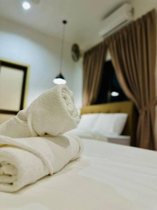 Holiday home Beachside Antique Villa@14 Pax George Town