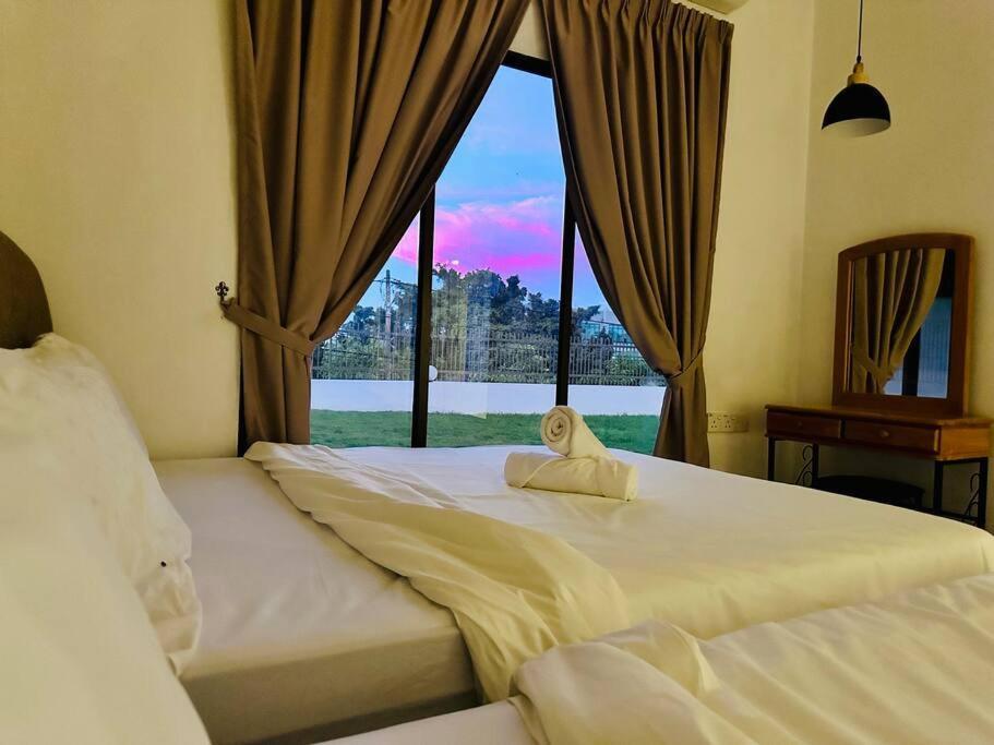 Beachside Antique Villa@14 Pax *