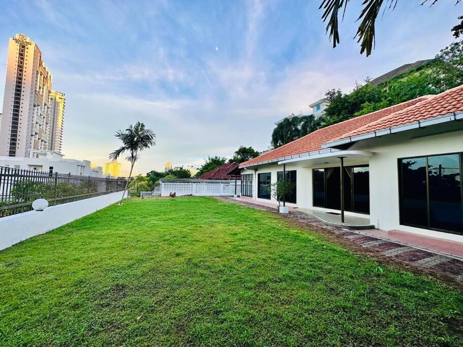 Holiday home Beachside Antique Villa@14 Pax